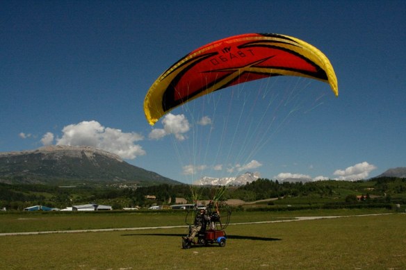 601927_464923653593745_2000583273_n