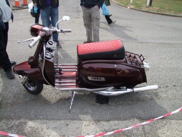 524632_480631118669807_1376641703_n