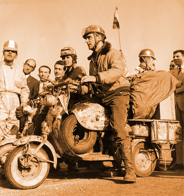 cesare_action_lambrettista