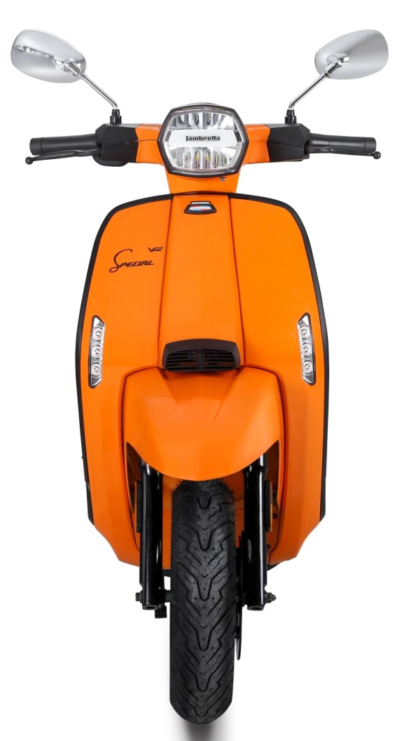 Lambretta-V-Special-Scooter-3-1
